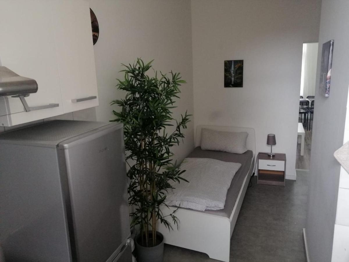 Apartment In 1b *